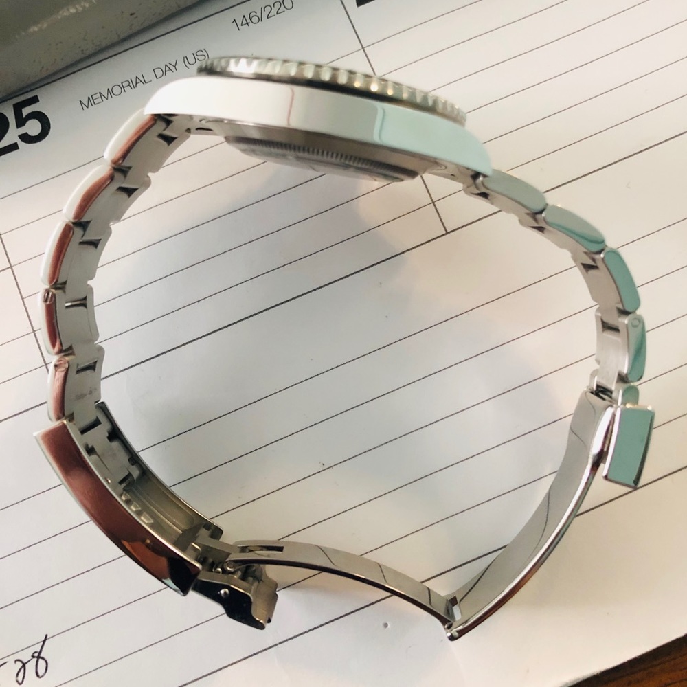 Rolex Hulk Submariner Date 116610LV, Full set 2017 - Picture 3 of 15